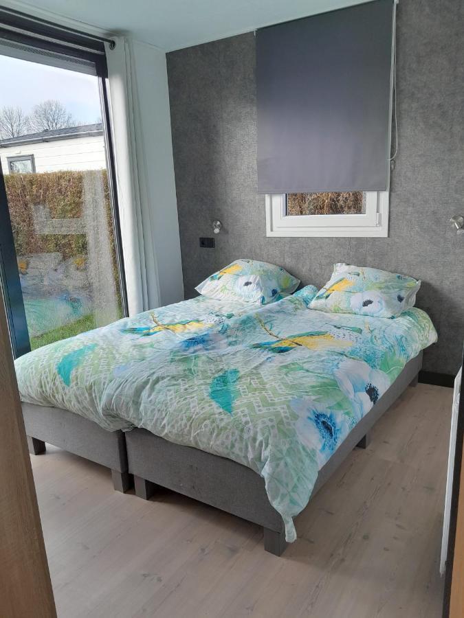 Luxe 5 Persoons Bungalow Op Rustig Vakantiepark Nabij Leeuwarden Dronrijp Exterior foto